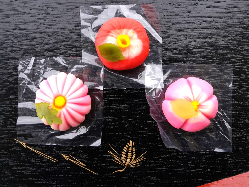 親子で梅 菊 椿の上生菓子をつくってみよう 京都ｗｅｂものづくりフェア２０２０